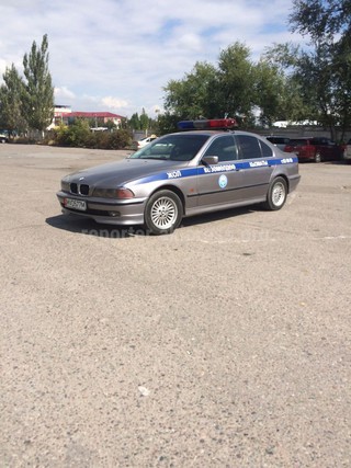 <b> Фото</b> авто сотрудника ДПС, которое переоформлено на баланс ДПС Бишкека