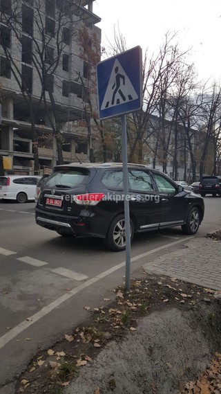 МИД: Дипномер офиса Всемирного Банка приостановлен, дана нота, как и посольству России, чьи авто припаркованы в неположенных местах