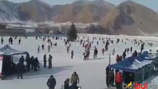 Ледовый каток в городе Нарын <b><i>(видео)</i></b>