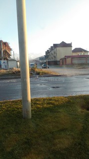 На перекрестке Масалиева-Бакаева из арыка течет вода на дорогу (фото)