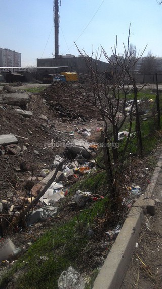 Мэрия: Котлован в мкр Джал очищен от мусора <i>(фото)</i>