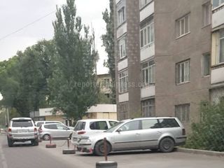 Законно ли фунционирует парковка на Миррахимова-Каралаева в Бишкеке? - читатель (фото)