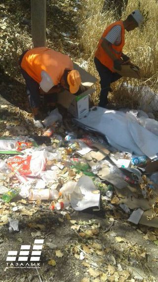 Сотрудники «Тазалык» убрали мусор, скопившийся возле ГУПМ МВД, - мэрия Бишкека