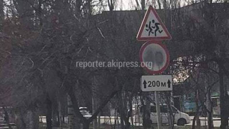 На ул.Жукеева-Пудовкина на дорожном знаке ограничения скорости стерта цифра «40» (фото)