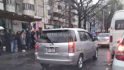 На Абдрахманова-Киевской несколько водителей выехали на встречку (фото)