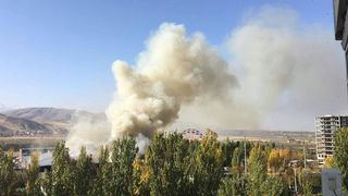 На Южной магистрали в Бишкеке горит кафе <i><b>(фото, видео)</b></i>