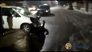 Бишкекте жол тандабас унаа менен такси кагышты <i>(видео)</i>