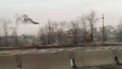 Черный дым из трубы здания на Льва Толстого привлекает внимание горожан. <b>Видео</b>
