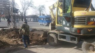 «Бишкекасфальтсервис» ведет восстановительные работы по разметкам и приведению их в порядок (фото)