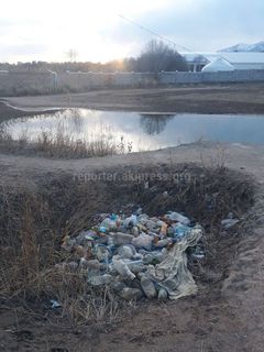 Житель жалуется на мусор на территории культурного центра «Рух-Ордо» (фото)