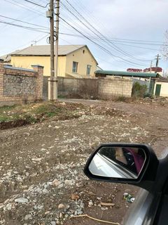 Не вышли ли заборы некоторых домов на ул.Кок-Жар на территорию дороги? - жительница (фото)