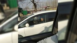 В Бишкеке замечена праворульная «Хонда», зарегистрированная как леворульная. Фото
