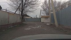 Горожанин просит отремонтировать дорогу в Уч-Терекском переулке. Фото
