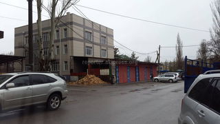 Законно ли функционируют строения на ул.Саманчина? - бишкекчанин (фото)