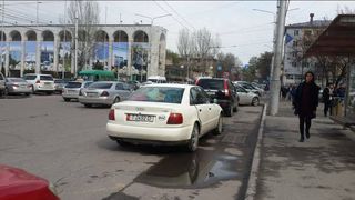 Парковка на остановке на ул.Киевской