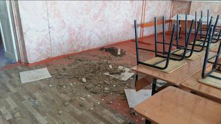 В Первомайской средней школе села Беловодское после дождя обвалился потолок <i>(фото)</i>