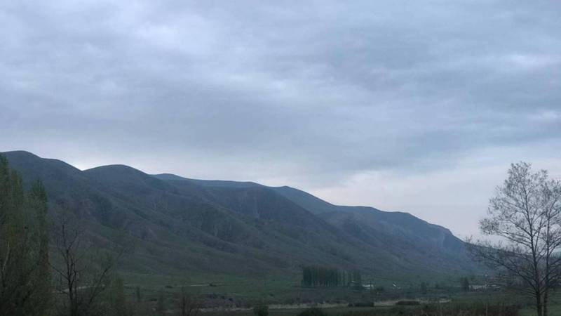Прекрасные горы близ села Карагай-Булак. Видео и фото
