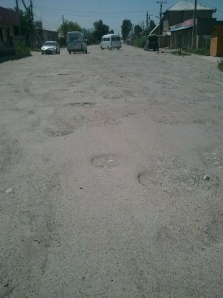 Читатель жалуется на состояние дорог в жилмассиве Ала-Тоо <b>(фото)</b>