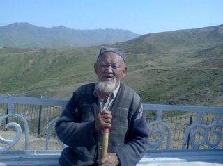 <b>Долгожители Кыргызстана:</b> Ы.Качыбеков: мой отец Качыбек прожил 104 года, а дедушка Майса 124 года <b>(фото)</b>