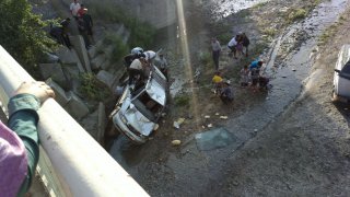 В Ноокатском районе автомобиль вылетел с моста в реку <b>(фото)</b>