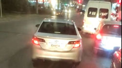 На Ахунбаева-Тыналиева водитель «Тойоты» выехал на встречную полосу. Видео