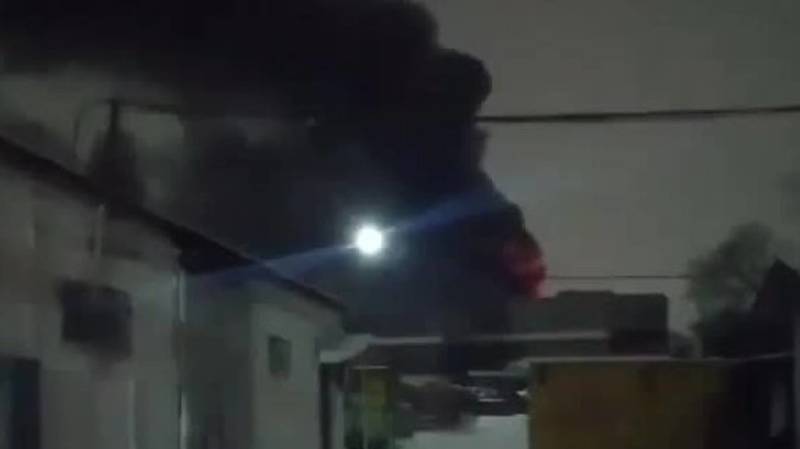 Видео пожара в магазине «Стройпарк». Видео очевидца