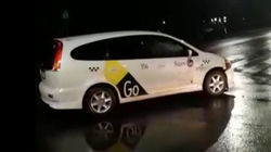 «Хонда Фит» въехал в забор МВД. Видео с места аварии