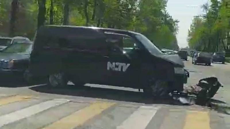 Момент ДТП с участием машины NewTV попала на видео