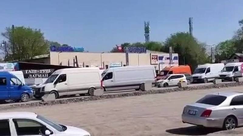 Водитель жалуется на пробки в Сокулуке. Видео