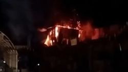 Пожар на рынке в Кара-Суу. Видео