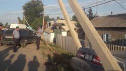 В Ивановке «Тойота» слетела с дороги и врезалась в бетонный столб. Фото