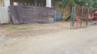 Строительство на детской площадке в Рабочем городке: «Бишкекглавархитектура» не выдавала разрешительные документы