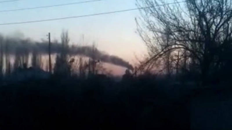 Житель Таласской области жалуется на дым из трубы молокозавода. Видео