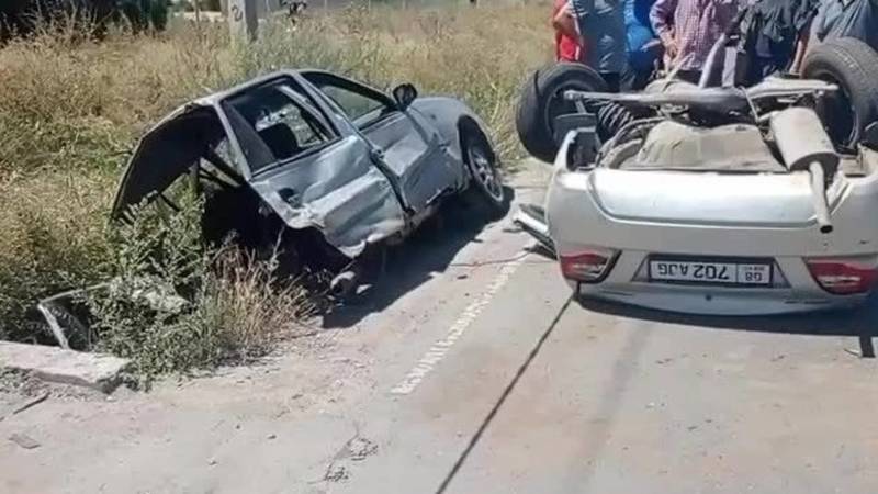 Авто разорвало на части на Ахунбаева—Алыкулова. Видео с места ДТП