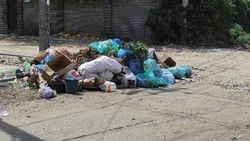 На Фирсова 3 дня не вывозят мусор. Фото Каныбека