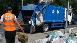 «Тазалык» убрал мусор на Байтик Баатыра. Фото
