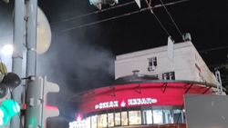 Горожанин жалуется на дым от кафе «Ожак Кебаб». Видео