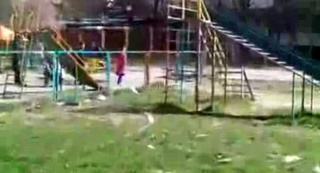 Владельцы чайханы «Нават» по ул.Ибраимова вопреки предписаниям, создают сильный шум и используют газовые баллоны возле детской площадки, - читатель <b><i> (видео) </i></b>