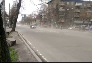 Улица Горького очень пыльная, особенно это заметно после проезда кортежа, - читатель <b><i> (видео) </i></b>
