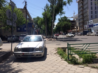 Гениальная парковка на Советская-Фрунзе 14 мая.
