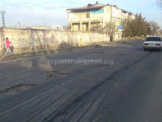УКС произвел второй этап ямочного ремонта на участке улице Жукеева-Пудовкина