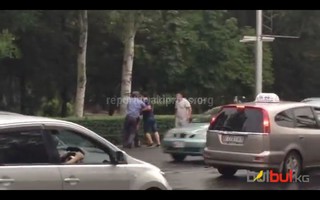 Сотрудники Патрульной милиции предотвращали драку на проспекте Манаса, - УПМ ГУВД Бишкека