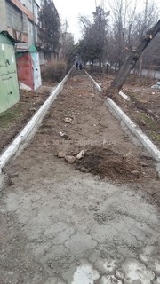 Начался ремонт тротуара по ул.Исанова между Московской и Боконбаева (фото)
