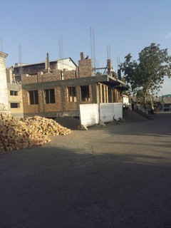 На территории Жалал-Абадской областной больницы возводят объект из капитального строения вместо легкой конструкции, - читатель <i>(фото)</i>