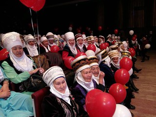Бишкекте «1000 - Ак элечек апалар» иш-чарасы өттү, - окурман <i>(фото)</i>
