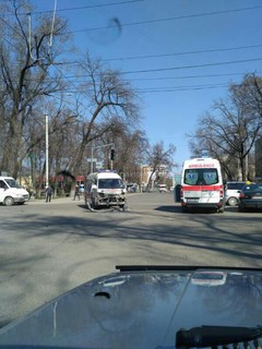 На Киевской-Молодой Гвардии машина скорой помощи попала в ДТП <i>(фото)</i>
