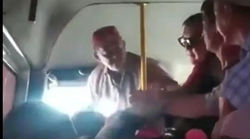 Видео — Водитель маршрутки №302 напал на пассажирку на глазах у ее детей