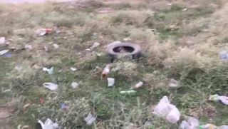 Читатель просит убрать мусор на детской площадке в Ак-Орго и установить там урны (фото)