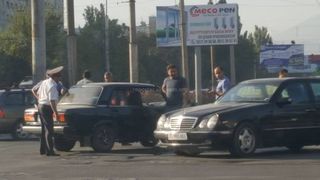На пересечении улиц Ибраимова и Токтогула произошло ДТП <i>(фото)</i>