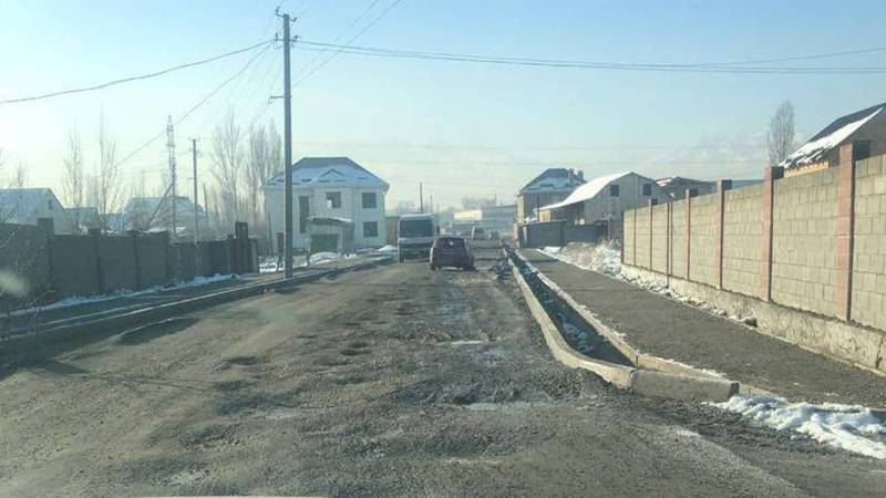 В Бишкеке улица Месароша в плохом состоянии, - горожанин (фото)